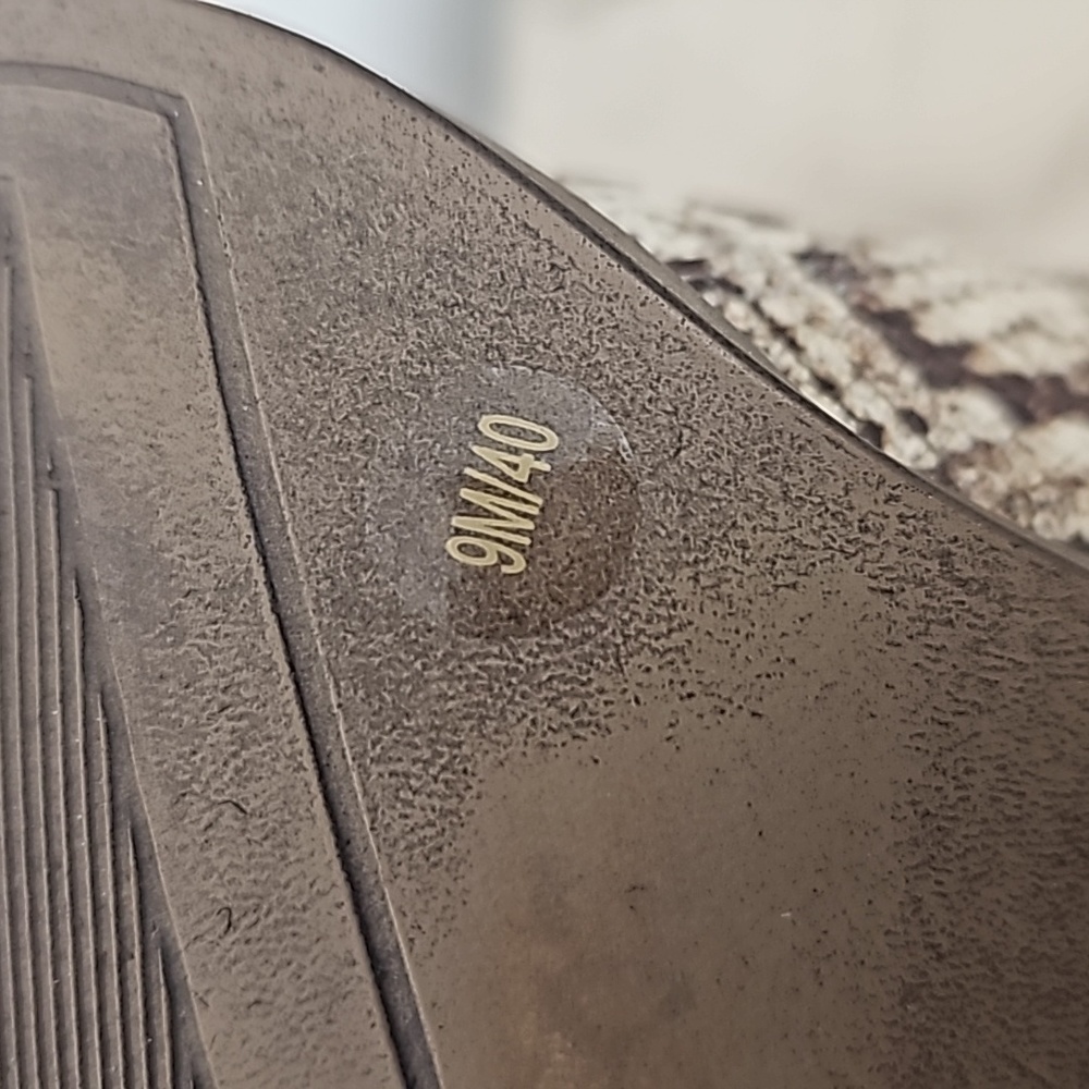 NEW Vince Camuto snake print leather ankle booties high  heel back zipper - Picture 6 of 12